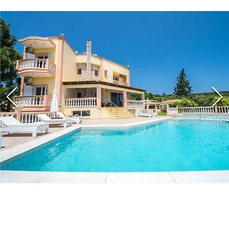Roula With Private Pool Marathos