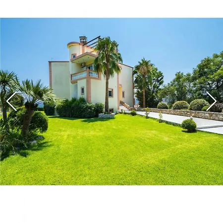 Roula With Private Pool Villa